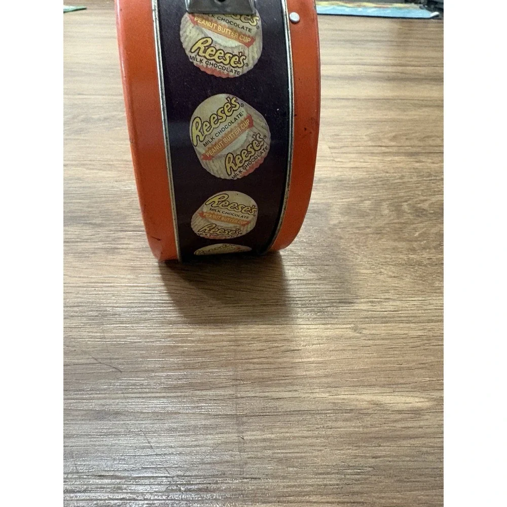 Vintage Style Reese's Peanut Butter Cup Metal Lunch Box Tin Carry Case